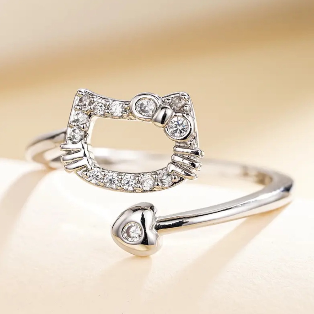 Hello Kitty Ring. New. - Picture 3 of 5